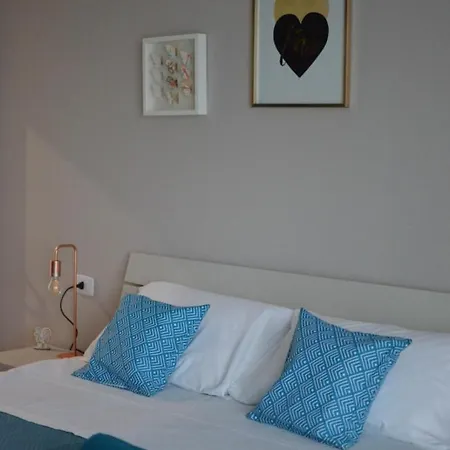 Neapolis Apartment *