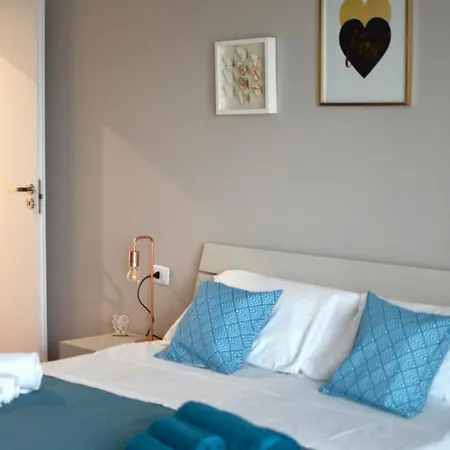 Neapolis Apartment *